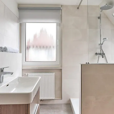 Haus Seezeit 09 *